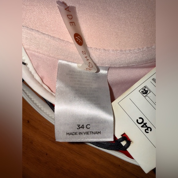 NWT Red and White Shade and Shore One Piece Swimsuit Size: 34C - Picture 6 of 7